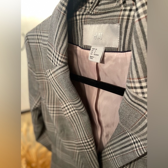 🚫✨S O L D✨🚫➖ H&M Woman’s Gray Blazer Jacket - Picture 10 of 10